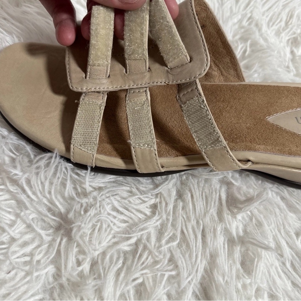 Clarks Artisan Collection Vintage Women’s Size 10 Beige Leather Strap Sandals - Picture 7 of 9